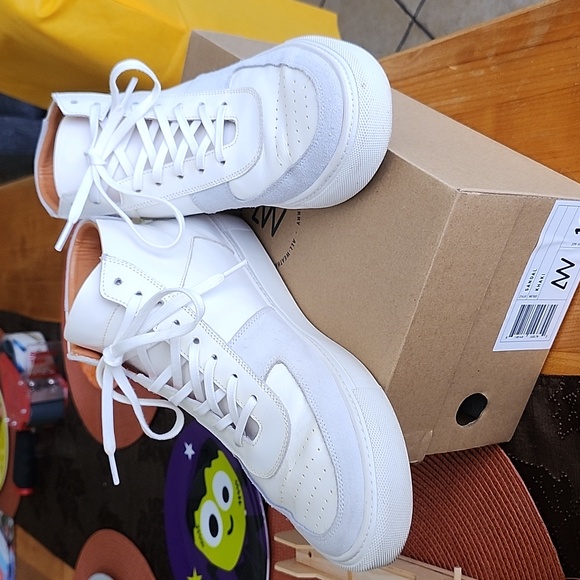 Beckett Simonon Near New - Picture 3 of 5